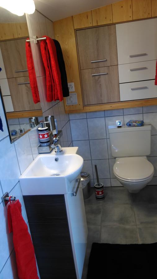 S'Husli Bed and Breakfast Embrach Exteriör bild